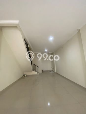 FOR RENT! Ruko di Green Lake City Cocok untuk Bisnis 286m2 FOR RENT! Ruko di Green Lake City Cocok untuk Bisnis 286m2