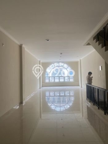FOR RENT! Ruko di Green Lake City Cocok untuk Bisnis 286m2 FOR RENT! Ruko di Green Lake City Cocok untuk Bisnis 286m2