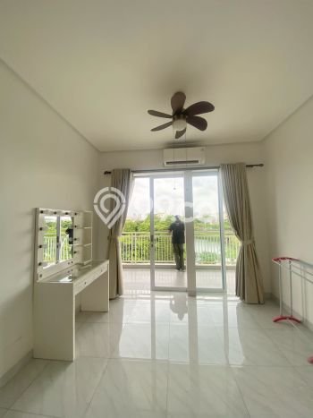 Disewakan! Rumah 3 Kamar Tidur &
2 Kamar Mandi di Green Lake City, Jakarta Barat Disewakan! Rumah 3 Kamar Tidur &
2 Kamar Mandi di Green Lake City, Jakarta Barat