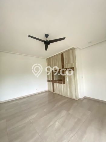 Disewakan! Rumah 3 Kamar Tidur &
2 Kamar Mandi di Green Lake City, Jakarta Barat Disewakan! Rumah 3 Kamar Tidur &
2 Kamar Mandi di Green Lake City, Jakarta Barat