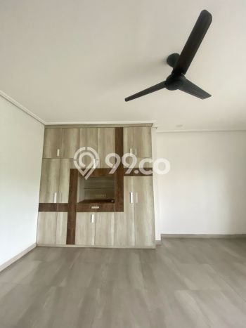 Disewakan! Rumah 3 Kamar Tidur &
2 Kamar Mandi di Green Lake City, Jakarta Barat Disewakan! Rumah 3 Kamar Tidur &
2 Kamar Mandi di Green Lake City, Jakarta Barat