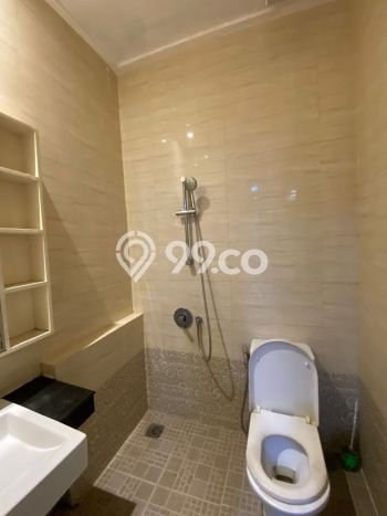 LOKASI PREMIUM! Rumah area Green Lake City, 3 KM, Area Tenang, Luas 250m² LB 211m² LOKASI PREMIUM! Rumah area Green Lake City, 3 KM, Area Tenang, Luas 250m² LB 211m²