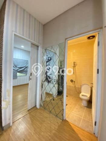 LOKASI PREMIUM! Rumah area Green Lake City, 3 KM, Area Tenang, Luas 250m² LB 211m² LOKASI PREMIUM! Rumah area Green Lake City, 3 KM, Area Tenang, Luas 250m² LB 211m²