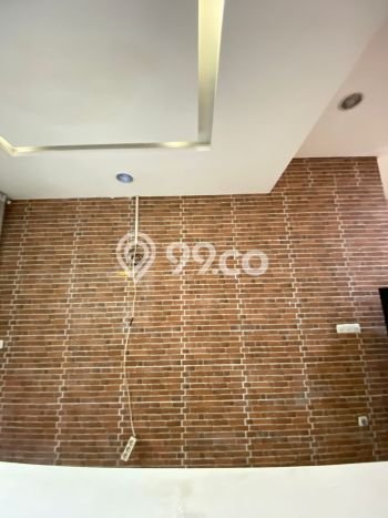 LOKASI PREMIUM! Rumah area Green Lake City, 3 KM, Area Tenang, Luas 250m² LB 211m² LOKASI PREMIUM! Rumah area Green Lake City, 3 KM, Area Tenang, Luas 250m² LB 211m²