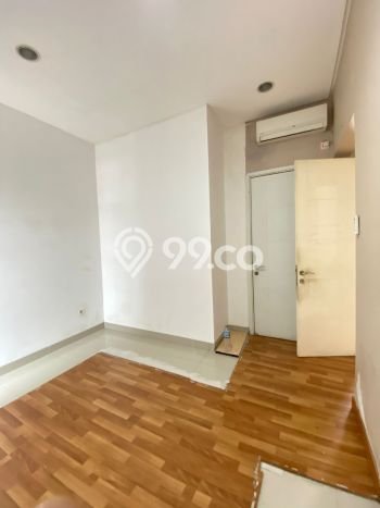 LOKASI PREMIUM! Rumah area Green Lake City, 3 KM, Lingkungan Strategis, LT 250m² LB 211m² LOKASI PREMIUM! Rumah area Green Lake City, 3 KM, Lingkungan Strategis, LT 250m² LB 211m²