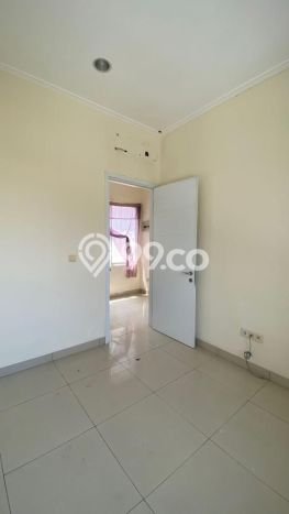 Rumah di Green Lake City, Akses ke Tol, 2 KM, Luas 90m² Bangunan 100m² Rumah di Green Lake City, Akses ke Tol, 2 KM, Luas 90m² Bangunan 100m²