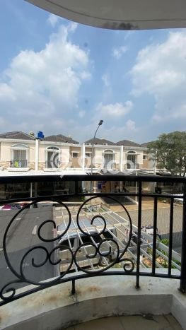 Rumah di Green Lake City, 3 KT, Lingkungan Nyaman Rumah di Green Lake City, 3 KT, Lingkungan Nyaman