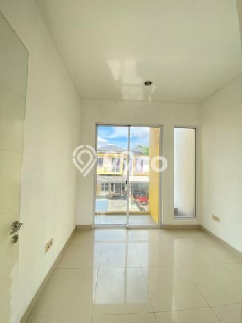 Rumah area Green Lake City, 3 KT, Akses Mudah Pusat Kota, Luas 90m² LB 100m² Rumah area Green Lake City, 3 KT, Akses Mudah Pusat Kota, Luas 90m² LB 100m²