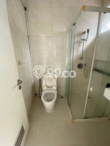 UNIT LANGKA! Rumah kawasan Green Lake City, 3 KT, Pemandangan Indah, LT 90m² LB 100m² UNIT LANGKA! Rumah kawasan Green Lake City, 3 KT, Pemandangan Indah, LT 90m² LB 100m²