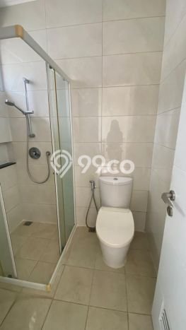 HUNIAN PILIHAN! Rumah di Green Lake City, 2 KM, Area Strategis, Luas 90m² Bangunan 100m² HUNIAN PILIHAN! Rumah di Green Lake City, 2 KM, Area Strategis, Luas 90m² Bangunan 100m²
