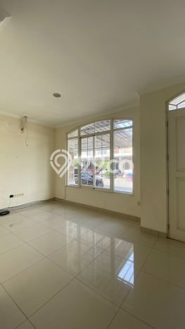 Rumah area Green Lake City, 3 KM, Lingkungan Strategis, LT 90m² Bangunan 127m² Rumah area Green Lake City, 3 KM, Lingkungan Strategis, LT 90m² Bangunan 127m²