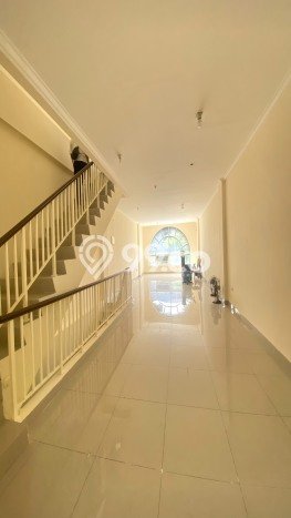 SEWA TERBAIK! Ruko di Green Lake City, Luas 286m², Area Utama SEWA TERBAIK! Ruko di Green Lake City, Luas 286m², Area Utama