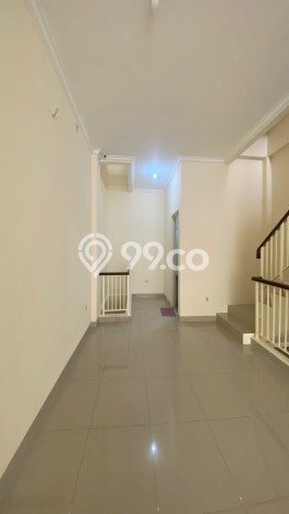 SEWA TERBAIK! Ruko di Green Lake City, Luas 286m², Area Utama SEWA TERBAIK! Ruko di Green Lake City, Luas 286m², Area Utama
