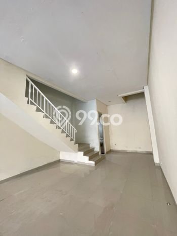 LOKASI PREMIUM! Ruko Kawasan Usaha di Green Lake City, Luas 286m², Siap Operasional LOKASI PREMIUM! Ruko Kawasan Usaha di Green Lake City, Luas 286m², Siap Operasional