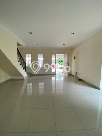Sewa Rumah Murah di Green Lake City Jakarta Barat Punya 3 Kamar Tidur Sewa Rumah Murah di Green Lake City Jakarta Barat Punya 3 Kamar Tidur