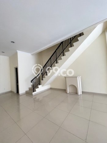 Disewakan Ruko komersial di Cengkareng luas bangunan 286m2 Disewakan Ruko komersial di Cengkareng luas bangunan 286m2