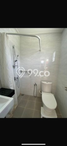Disewakan! Rumah 3 Kamar Tidur &
3 Kamar Mandi di Green Lake City, Jakarta Barat Disewakan! Rumah 3 Kamar Tidur &
3 Kamar Mandi di Green Lake City, Jakarta Barat