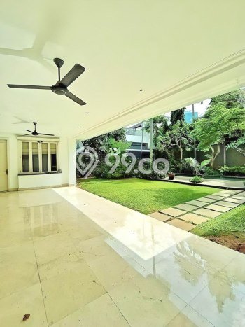 Siap Huni Rumah Mewah 8 Kamar di Kebayoran Baru Dekat ke Mana Pun Siap Huni Rumah Mewah 8 Kamar di Kebayoran Baru Dekat ke Mana Pun