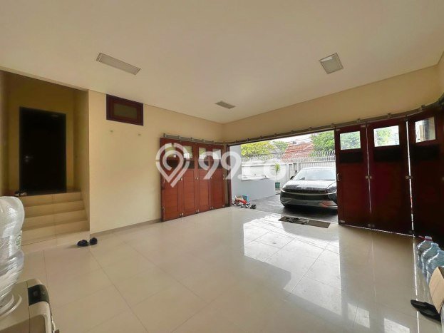 Hunian Strategis Disewakan 4 Kamar di Menteng Boleh Nego Hunian Strategis Disewakan 4 Kamar di Menteng Boleh Nego