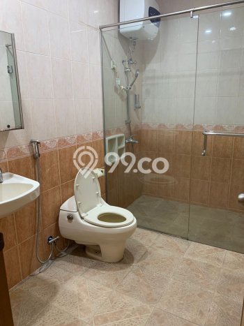 Rumah Elit LB 450m2 Siap Huni Desain Elegan di Taman Palem, Jakarta Barat Rumah Elit LB 450m2 Siap Huni Desain Elegan di Taman Palem, Jakarta Barat