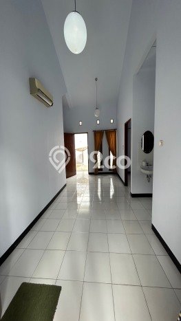 Rumah Minimalis 2 KT LT 144m2 di Taman Kopo Indah Rumah Minimalis 2 KT LT 144m2 di Taman Kopo Indah
