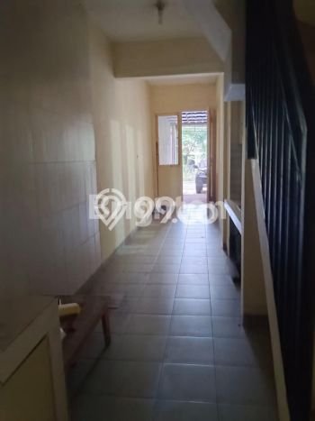 Disewakan! Rumah 5 Kamar Tidur &
4 Kamar Mandi di Legenda Wisata, Bogor Disewakan! Rumah 5 Kamar Tidur &
4 Kamar Mandi di Legenda Wisata, Bogor