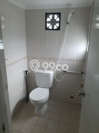 Jarang Ada! Rumah Sewa 3 Kamar Bagus Siap Huni Kota Wisata Jarang Ada! Rumah Sewa 3 Kamar Bagus Siap Huni Kota Wisata