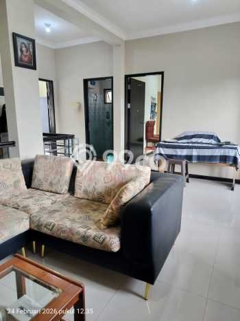 Lokasi terbaik! Rumah siap huni dikontrakkan di Wiyung LB 160m2 Lokasi terbaik! Rumah siap huni dikontrakkan di Wiyung LB 160m2