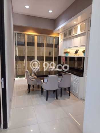 Disewakan Rumah Murah di Pakuwon Indah Surabaya dengan 5 KT Disewakan Rumah Murah di Pakuwon Indah Surabaya dengan 5 KT