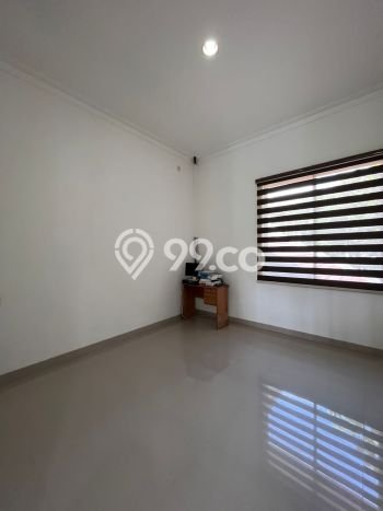 Jual Rumah Mewah Elegan Dengan View Cantik di Alam Sutera, Tangerang Jual Rumah Mewah Elegan Dengan View Cantik di Alam Sutera, Tangerang