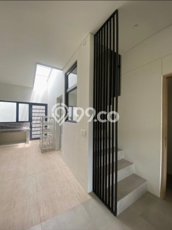 Dijual Rumah 3 Kamar Lokasi Ideal Bagus dan Strategis di BSD Dijual Rumah 3 Kamar Lokasi Ideal Bagus dan Strategis di BSD