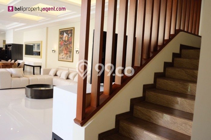 Vila Kawasan , Luas 420m2m², Akses ke fasilitas umum Vila Kawasan , Luas 420m2m², Akses ke fasilitas umum