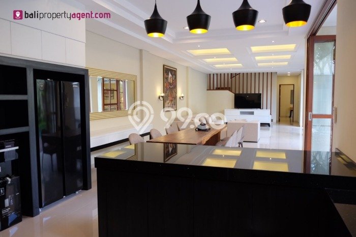 Vila Kawasan , Luas 420m2m², Akses ke fasilitas umum Vila Kawasan , Luas 420m2m², Akses ke fasilitas umum