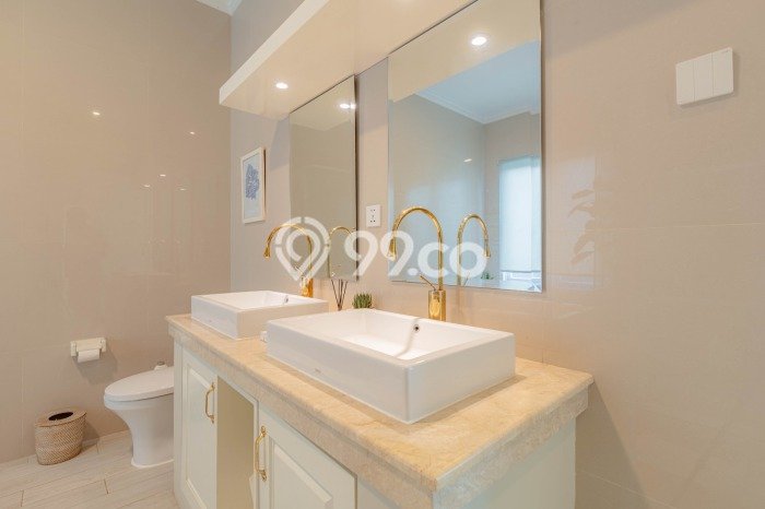 Vila Kawasan , Area 460m2m², Lokasi Strategis Vila Kawasan , Area 460m2m², Lokasi Strategis