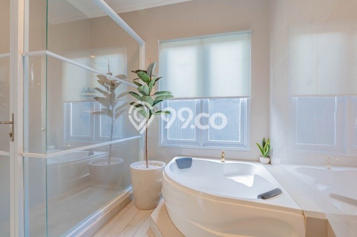 Vila Kawasan , Area 460m2m², Lokasi Strategis Vila Kawasan , Area 460m2m², Lokasi Strategis