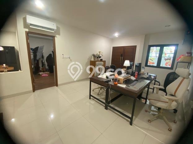 Rumah Mewah LB 250m2 Siap Pakai Desain Elegan di Taman Palem, Jakarta Barat Rumah Mewah LB 250m2 Siap Pakai Desain Elegan di Taman Palem, Jakarta Barat