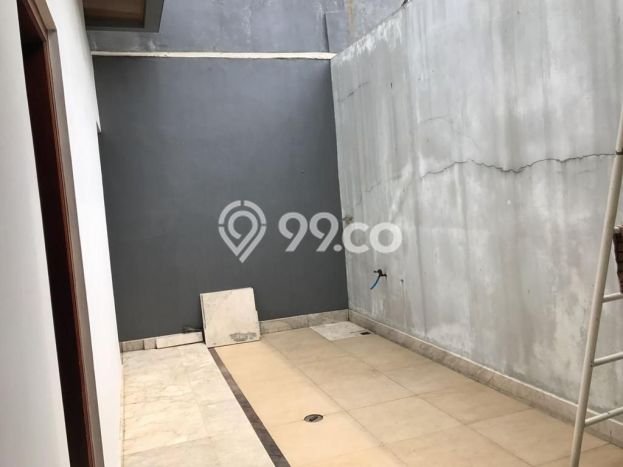 Rumah Elit Modern Siap Huni di Taman Surya Jakarta Barat Rumah Elit Modern Siap Huni di Taman Surya Jakarta Barat