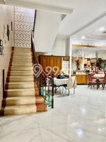 Hunian Mewah LB 200m2 Siap Pakai Desain Elegan di Taman Palem, Jakarta Barat Hunian Mewah LB 200m2 Siap Pakai Desain Elegan di Taman Palem, Jakarta Barat