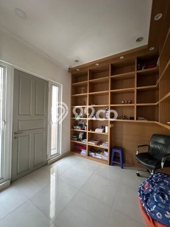 Rumah Mewah LB 102m2 Siap Huni Desain Elegan di Citra Garden, Jakarta Barat Rumah Mewah LB 102m2 Siap Huni Desain Elegan di Citra Garden, Jakarta Barat