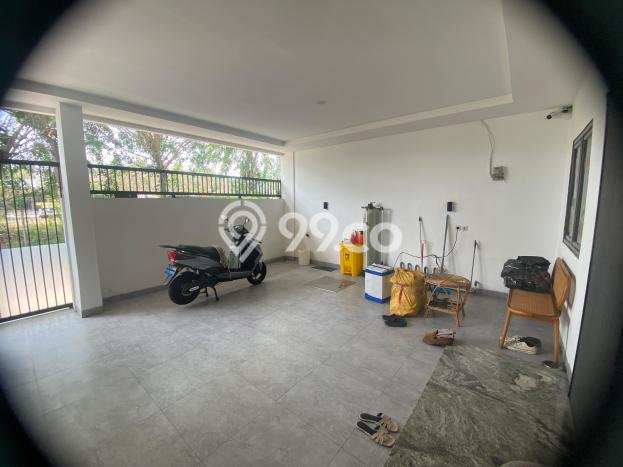 Rumah Mewah LB 250m2 Siap Pakai Desain Elegan di Taman Palem, Jakarta Barat Rumah Mewah LB 250m2 Siap Pakai Desain Elegan di Taman Palem, Jakarta Barat