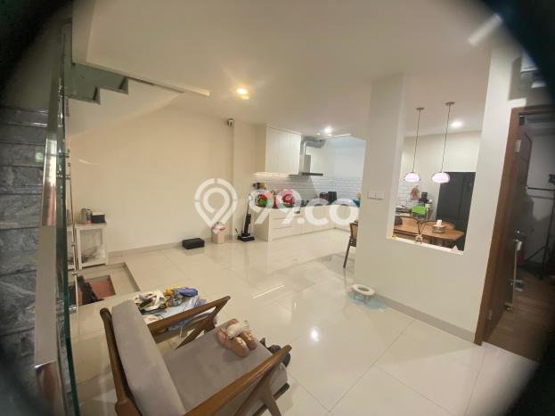 Rumah Mewah LB 250m2 Siap Pakai Desain Elegan di Taman Palem, Jakarta Barat Rumah Mewah LB 250m2 Siap Pakai Desain Elegan di Taman Palem, Jakarta Barat