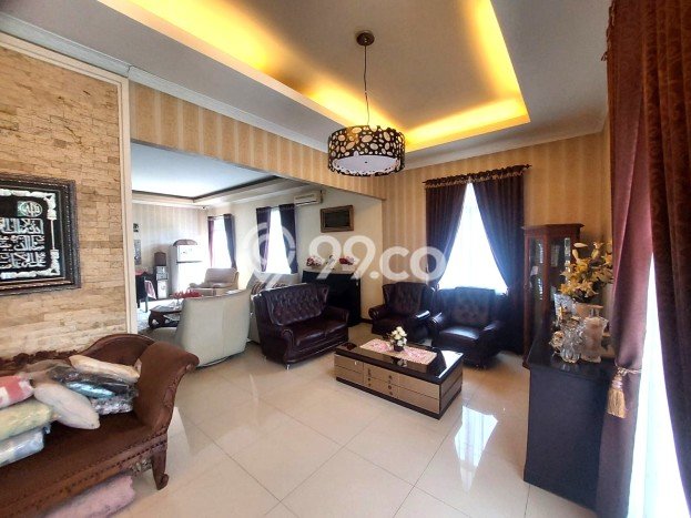 Rumah Mewah LB 350m2 Siap Huni Desain Elegan di Bintaro, Tangerang Selatan Rumah Mewah LB 350m2 Siap Huni Desain Elegan di Bintaro, Tangerang Selatan