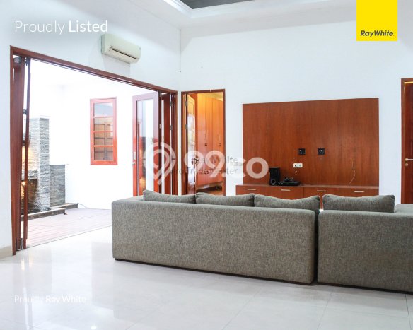 HUNIAN PILIHAN! Rumah di Bintaro, LT 320m2m² LB 262m2m² HUNIAN PILIHAN! Rumah di Bintaro, LT 320m2m² LB 262m2m²