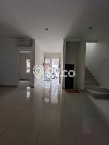 For Sale! Luxury House LT 104m2 Desain Modern di Sektor 9-Bintaro For Sale! Luxury House LT 104m2 Desain Modern di Sektor 9-Bintaro