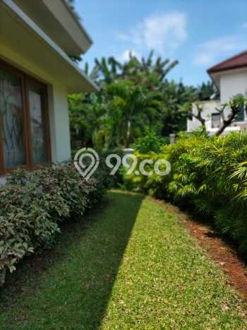 Hunian Elit LB 280m2 Siap Huni Desain Elegan di Bintaro, Tangerang Selatan Hunian Elit LB 280m2 Siap Huni Desain Elegan di Bintaro, Tangerang Selatan