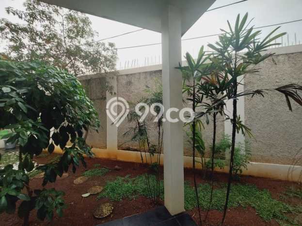 Rumah Strategis area Sektor 2 - Bintaro, Jakarta Selatan, Luas 229m² LB 250m² - BISA KPR! Rumah Strategis area Sektor 2 - Bintaro, Jakarta Selatan, Luas 229m² LB 250m² - BISA KPR!