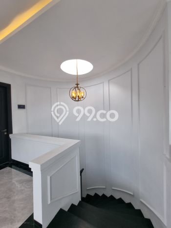 Kesempatan Investasi di Pusat Kota Sektor 3 - Bintaro, Jakarta Selatan - 6 Kamar Tidur Kesempatan Investasi di Pusat Kota Sektor 3 - Bintaro, Jakarta Selatan - 6 Kamar Tidur
