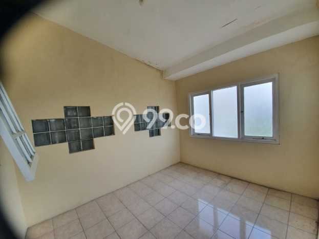 For Sale Hunian Rumah Terawat 5 Kamar di Pondok Ranji, Tangerang Selatan For Sale Hunian Rumah Terawat 5 Kamar di Pondok Ranji, Tangerang Selatan