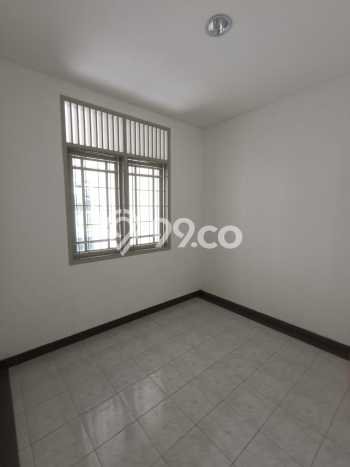 For Sale Rumah 5 Kamar Lokasi Ideal Bagus dan Strategis di Pondok Aren For Sale Rumah 5 Kamar Lokasi Ideal Bagus dan Strategis di Pondok Aren