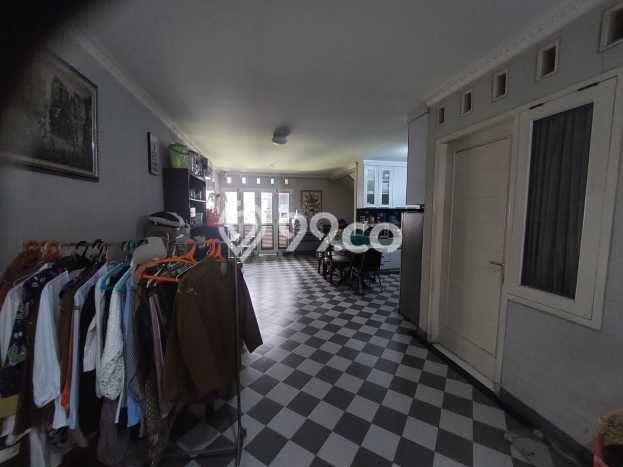 Rumah Mewah LB 350m2 Siap Huni Desain Elegan di Bintaro, Tangerang Selatan Rumah Mewah LB 350m2 Siap Huni Desain Elegan di Bintaro, Tangerang Selatan